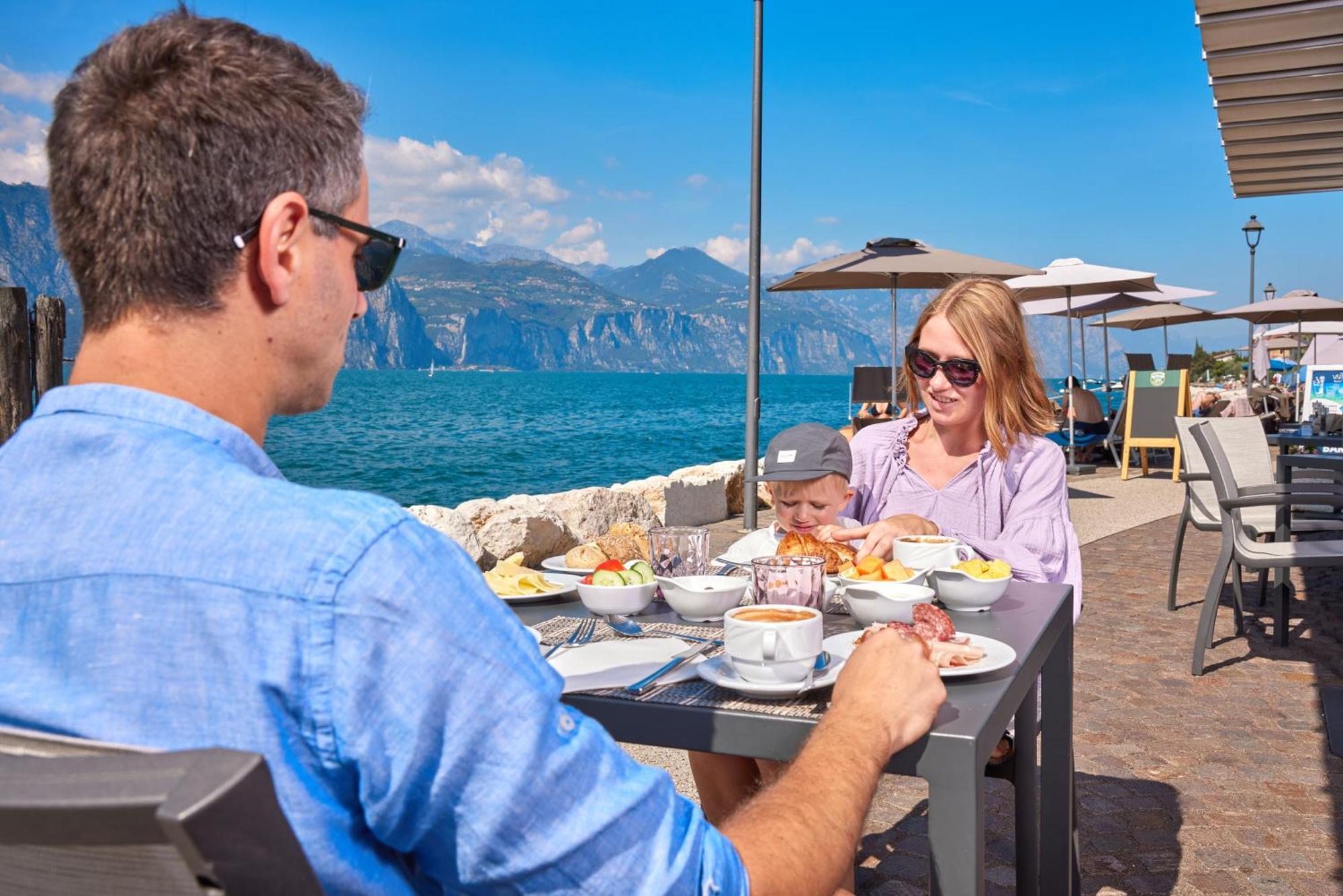 Hotel Front Brenzone sul Garda