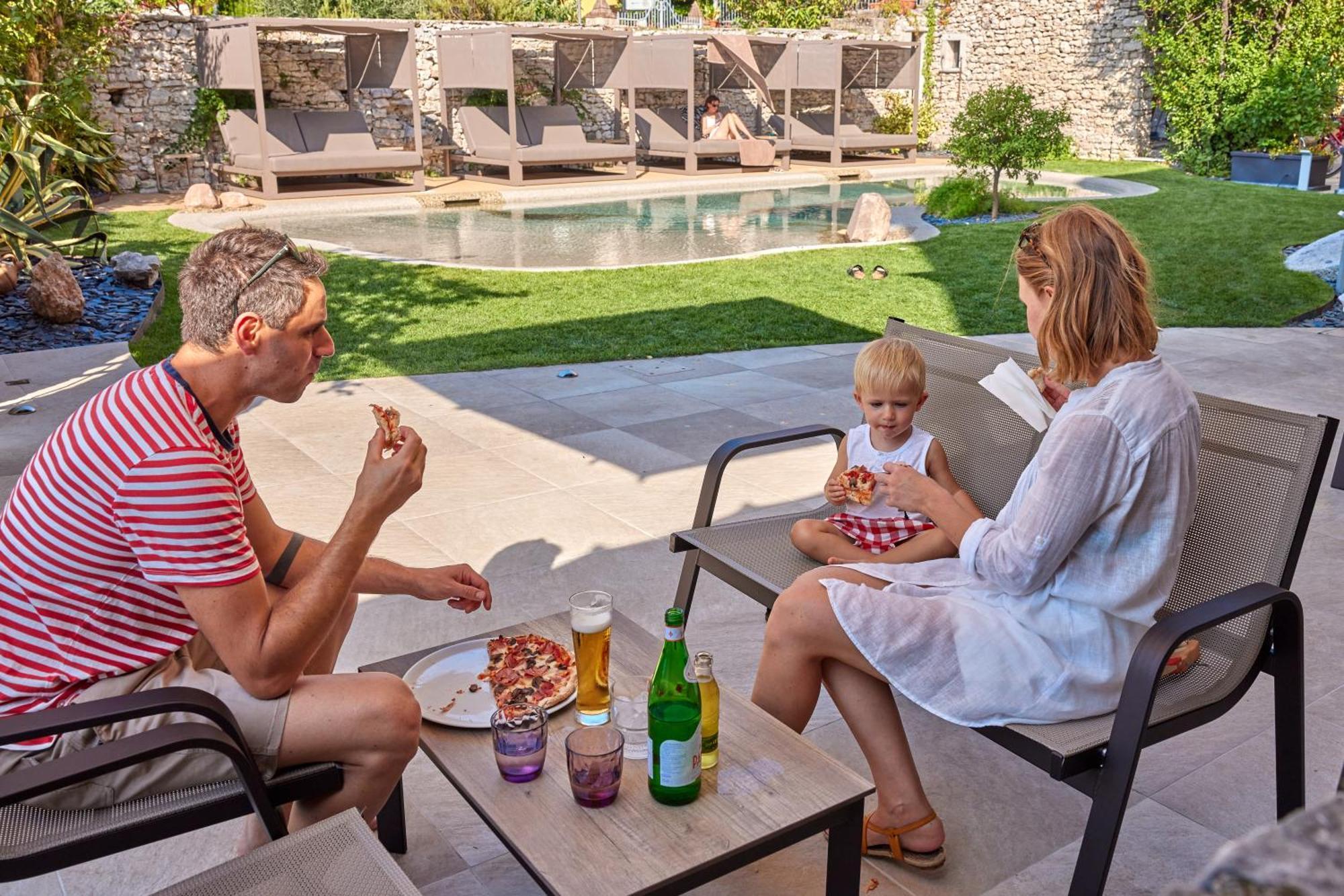 Front Hotel Brenzone sul Garda