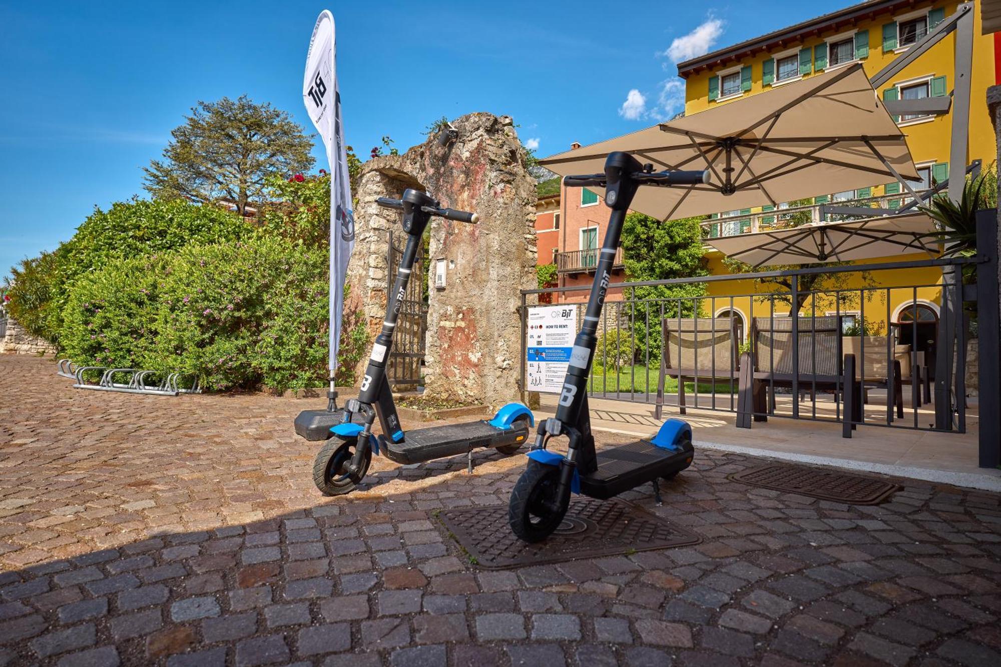 Front Hotel Brenzone sul Garda