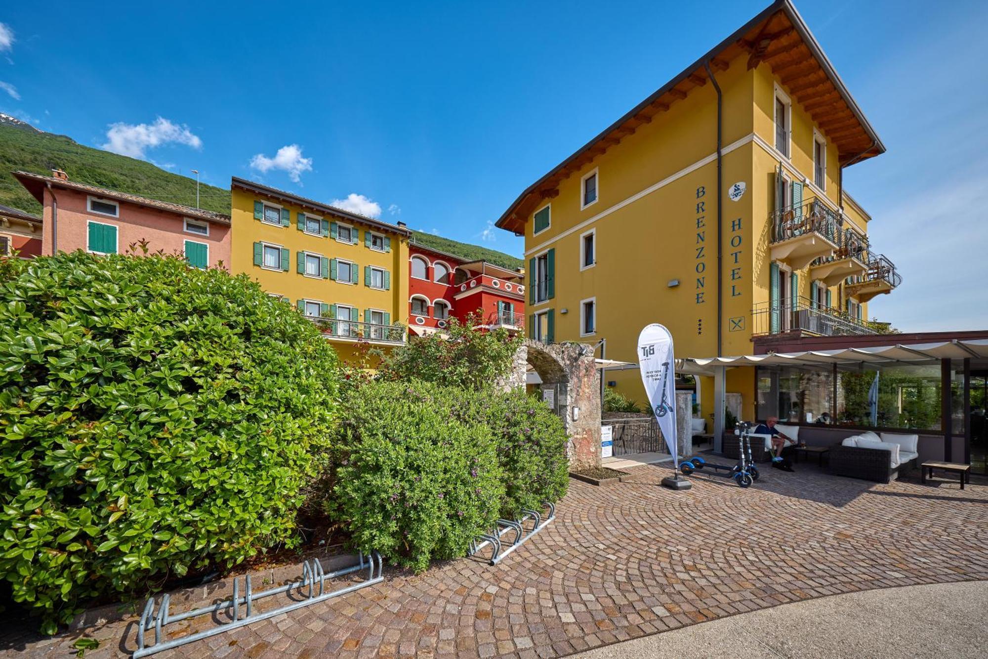 Front Hotel