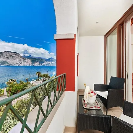 Lake Front Hotel Brenzone Exterior foto