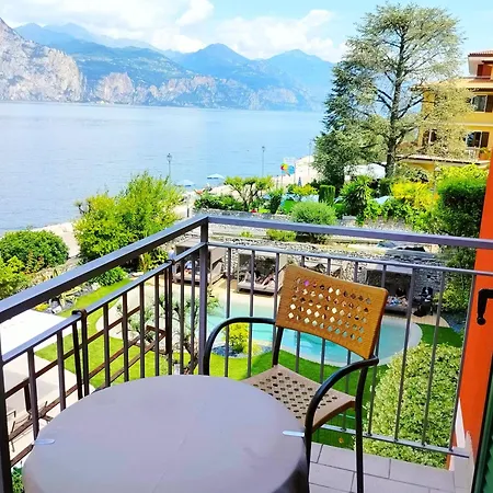 Lake Front Hotel Brenzone Exterior foto