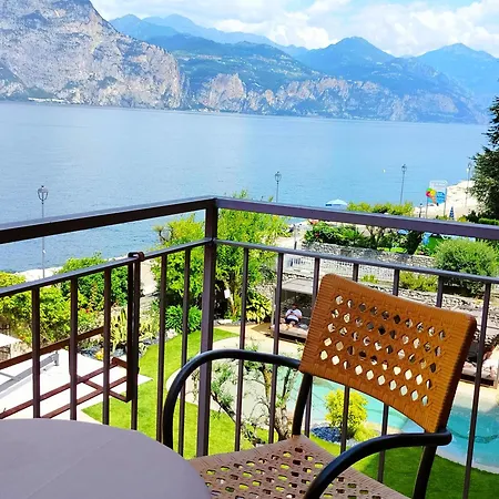 Lake Front Hotel Brenzone Exterior foto