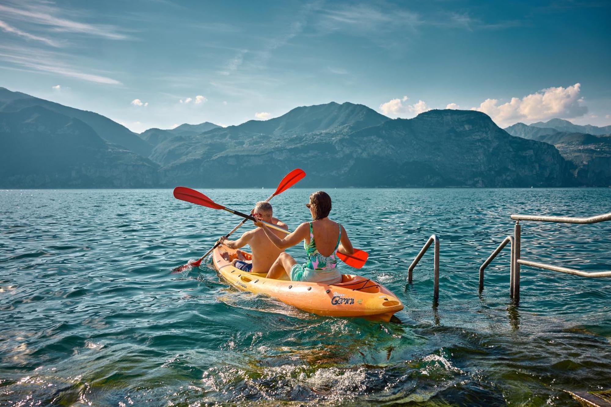 Front Hotel Brenzone sul Garda